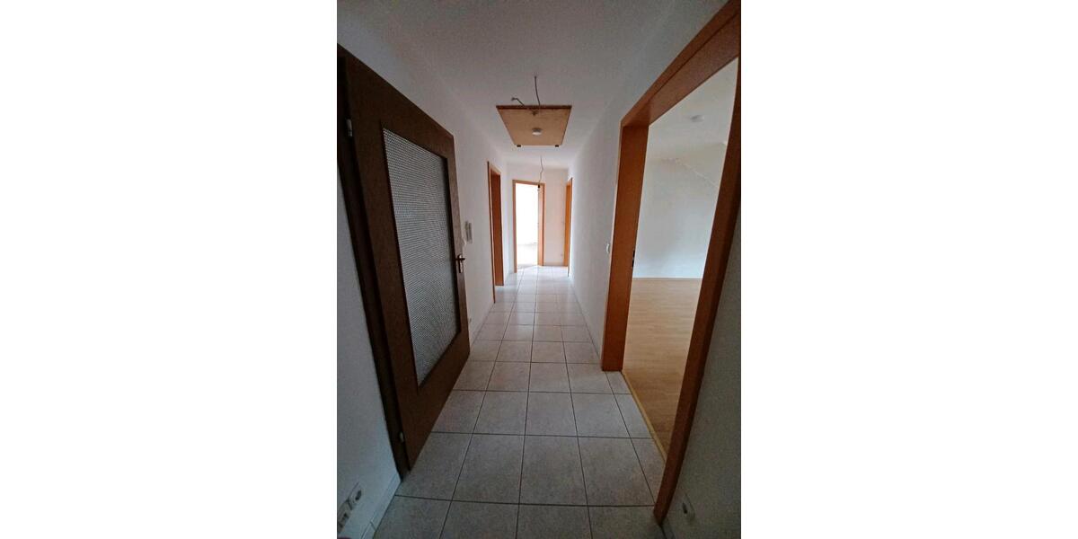 Dachgeschoßwohnung Elsenfeld - 3 Zimmer, 76 m&sup2;, 760&euro; | Angebot:26589145