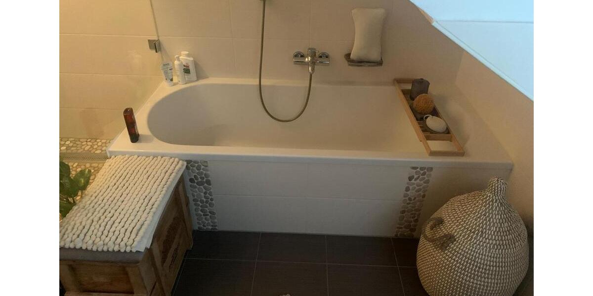 Dachgeschoßwohnung Overath - 2 Zimmer, 83 m&sup2;, 1.049&euro; | Angebot:24488192