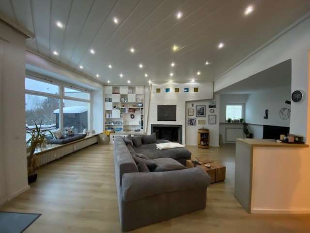 Wohnung zum Mieten in Wuppertal 1.100 € 176.37 m² 3 zimmer