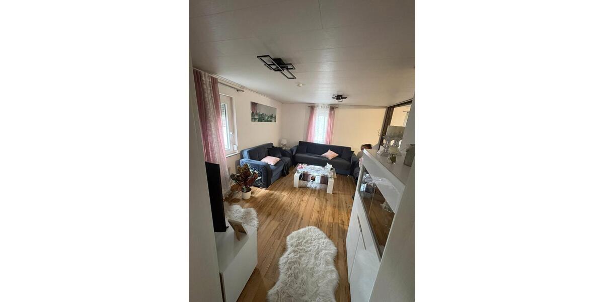 Dachgeschoßwohnung Kirchardt - 3.5 Zimmer, 64 m&sup2;, 670&euro; | Angebot:26705165