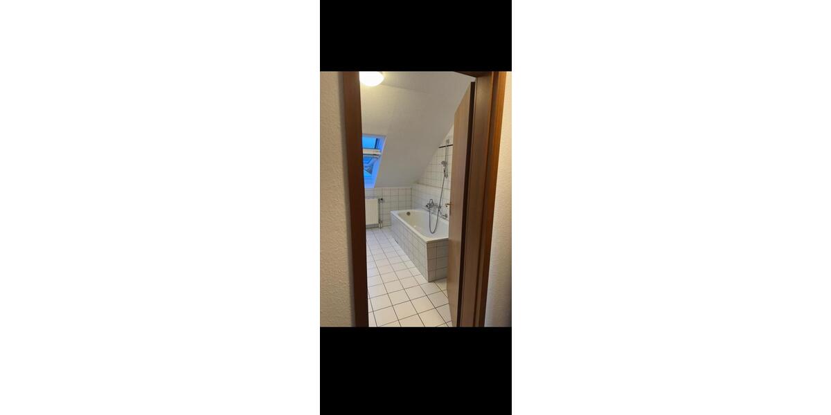 Dachgeschoßwohnung Hainichen - 2 Zimmer, 51 m&sup2;, 275&euro; | Angebot:26057023