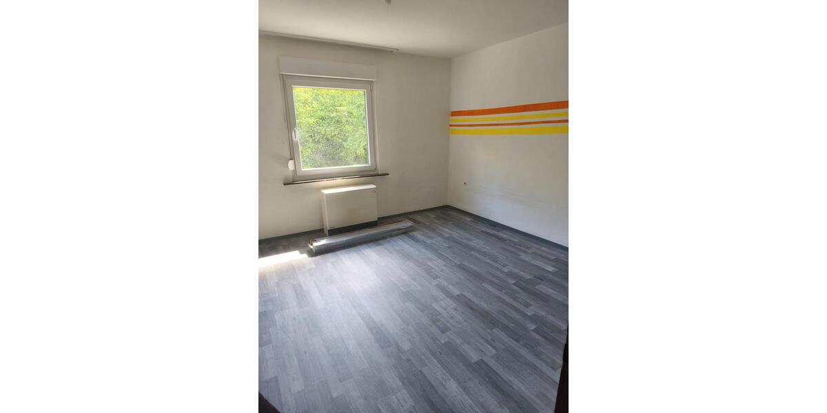 Etagenwohnung Netphen - 3 Zimmer, 95 m&sup2;, 650&euro; | Angebot:26611414