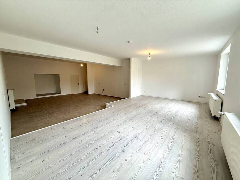 Stilvolle 2,5-Zimmer-Wohnung - frisch renoviert & sofort bezugsfrei!