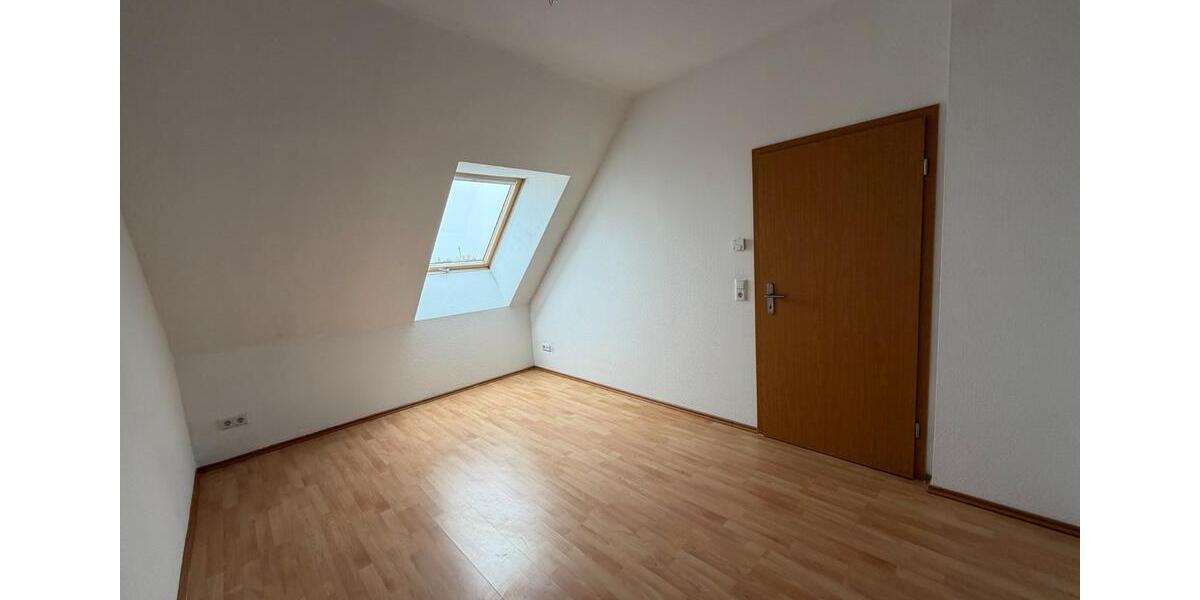 Dachgeschoßwohnung Merseburg - 3 Zimmer, 62 m&sup2;, 530&euro; | Angebot:26629518