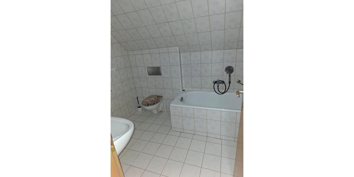 Dachgeschoßwohnung Werdau - 2 Zimmer, 62 m&sup2;, 570&euro; | Angebot:27581594