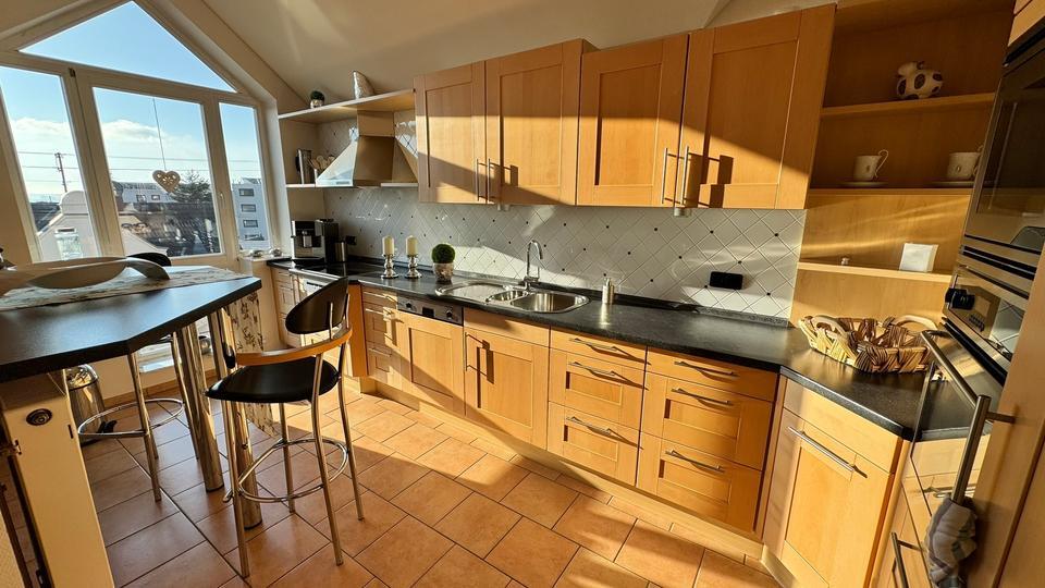 Atemberaubende 2-ZW * hochwertig möbliert * großes, helles Badezimmer * Balkon * Garage zimmer