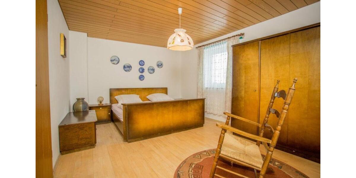 Wohnen auf Zeit Thierstein - 5 Zimmer, 60 m&sup2;, 15&euro; | Angebot:17111581
