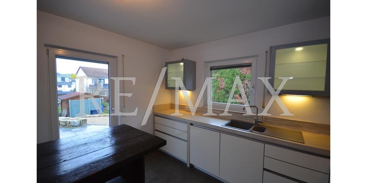 Einfamilienhaus Idstein - 8 Zimmer, 160 m&sup2;, 2.800&euro; | Angebot:24224492