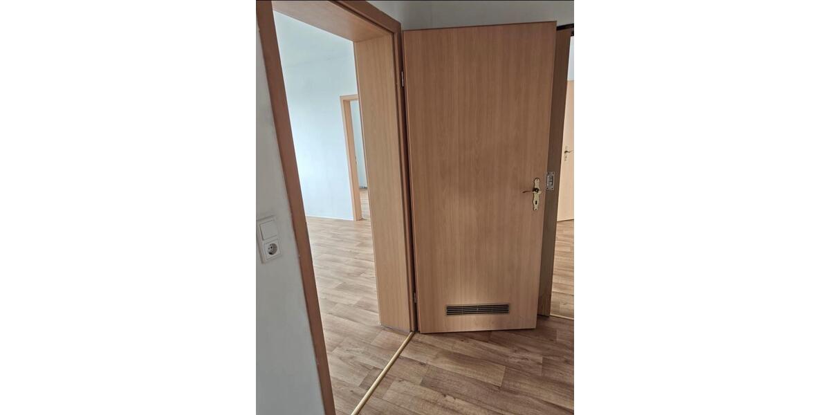 Erdgeschoßwohnung Elsteraue - 5 Zimmer, 106 m&sup2;, 700&euro; | Angebot:24693810
