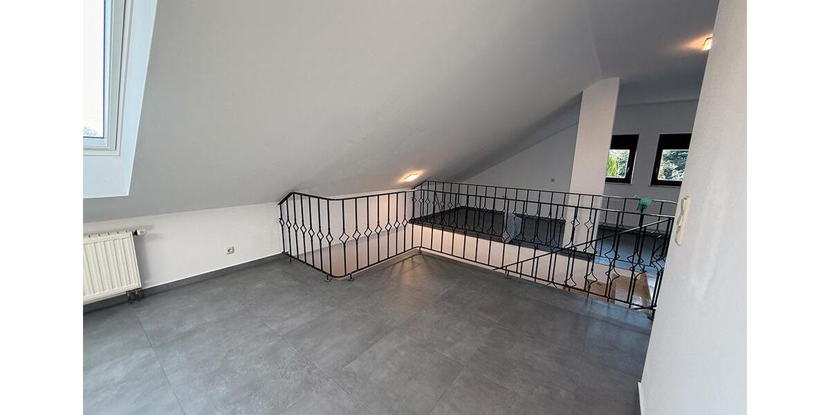 Dachgeschoßwohnung Issum - 5 Zimmer, 140 m&sup2;, 1.150&euro; | Angebot:26249906