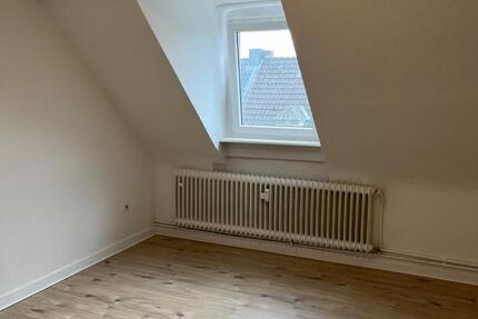 Familienfreundliches Dachgeschoss mit 5 Zimmern in Krefeld zimmer