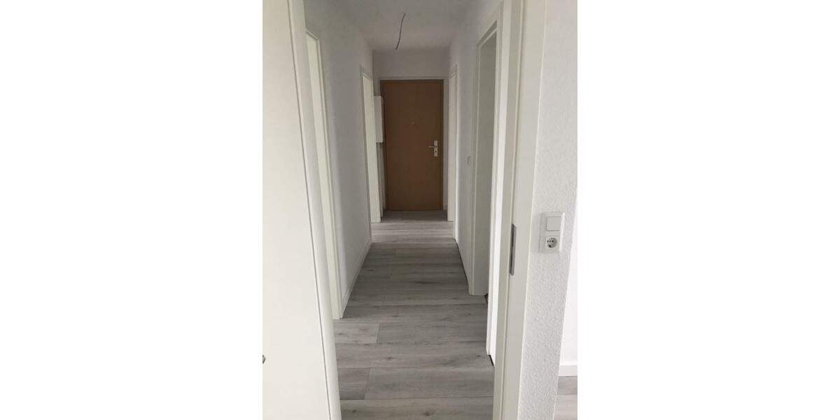 Etagenwohnung Glauchau Reinholdshain - 5 Zimmer, 105 m&sup2;, 640&euro; | Angebot:26305721