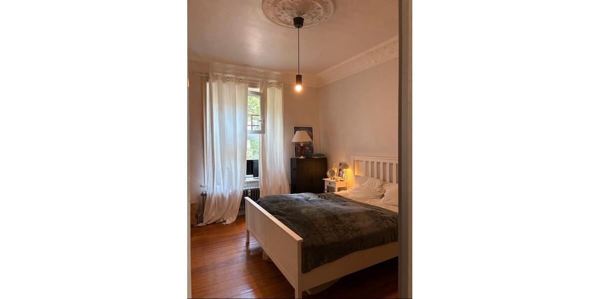 Wunderschöne 3-Zimmer Altbauwohnung in zentraler Lage 3 zimmer