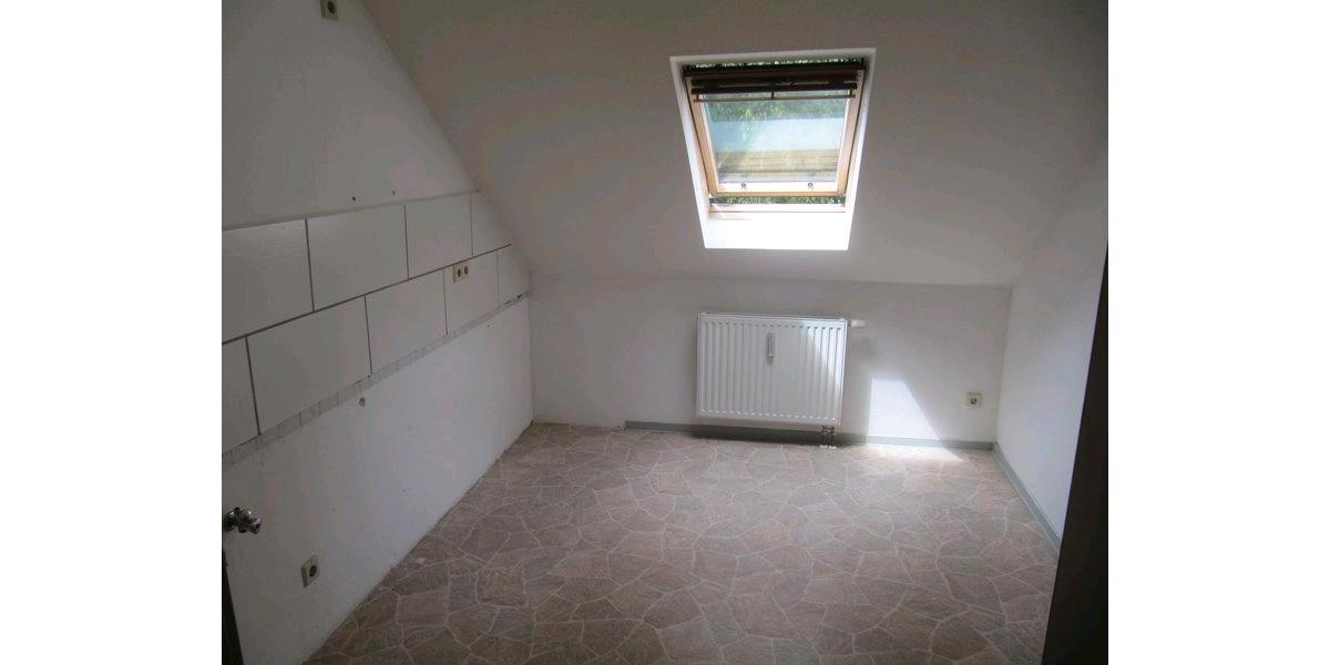 Dachgeschoßwohnung Schönheide - 4 Zimmer, 87 m&sup2;, 715&euro; | Angebot:26224857