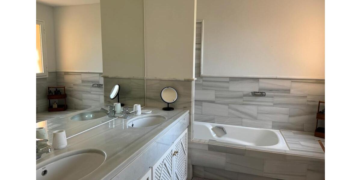 Terrassenwohnung Grünwald - 3 Zimmer, 120 m&sup2;, 1.800&euro; | Angebot:24509608