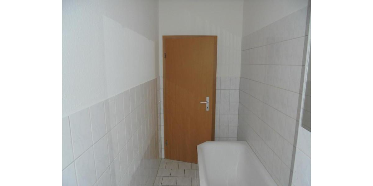 Etagenwohnung Saalfeld (Saale) - 2 Zimmer, 50 m&sup2;, 321&euro; | Angebot:26491111