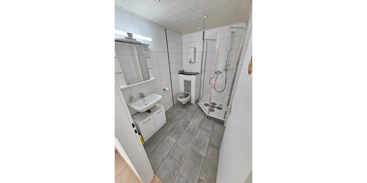 Etagenwohnung Bergneustadt - 3 Zimmer, 77 m&sup2;, 700&euro; | Angebot:26618880