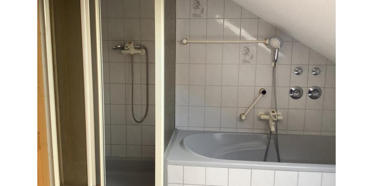 Dachgeschoßwohnung Salzweg - 3 Zimmer, 800&euro; | Angebot:23396158
