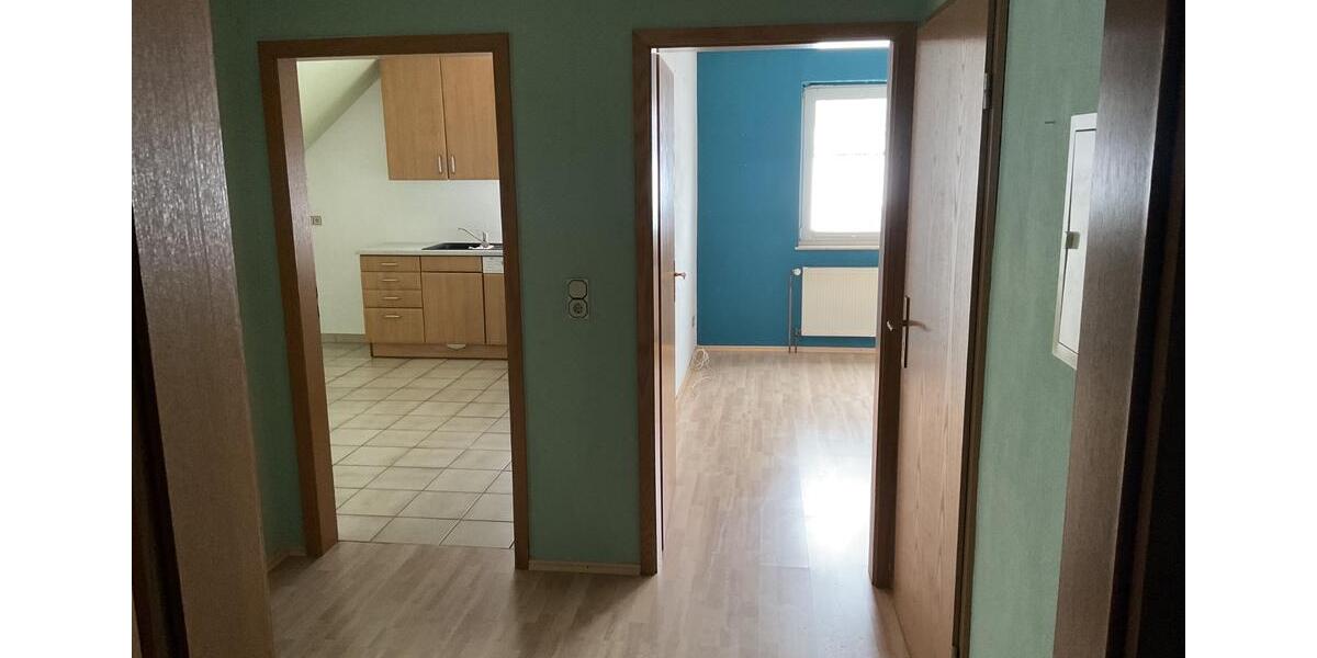 Dachgeschoßwohnung Bergneustadt - 3 Zimmer, 82 m&sup2;, 650&euro; | Angebot:24431077