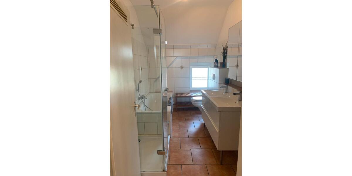Etagenwohnung Hildesheim - 2 Zimmer, 72 m&sup2;, 1.100&euro; | Angebot:27598203