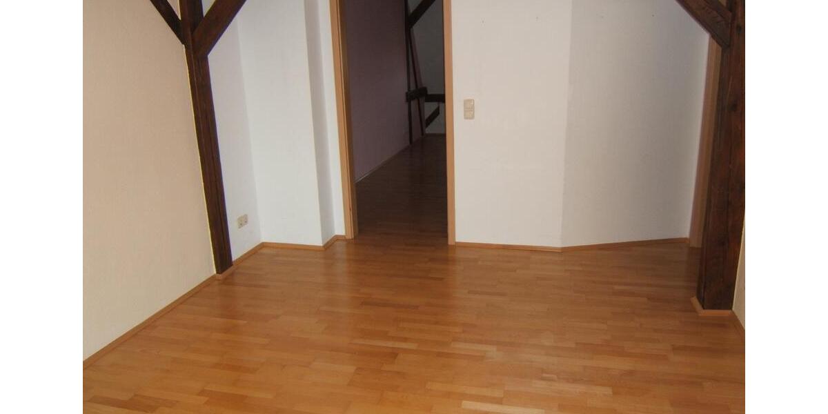 Dachgeschoßwohnung Cottbus - 4 Zimmer, 83 m&sup2;, 664&euro; | Angebot:24383590