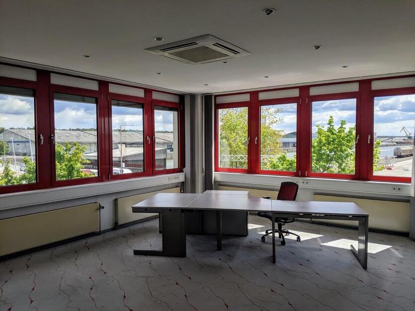 All-in Miete: Büroraum 30,69 m² ab 44,03 €qm im Nürnberger Hafen