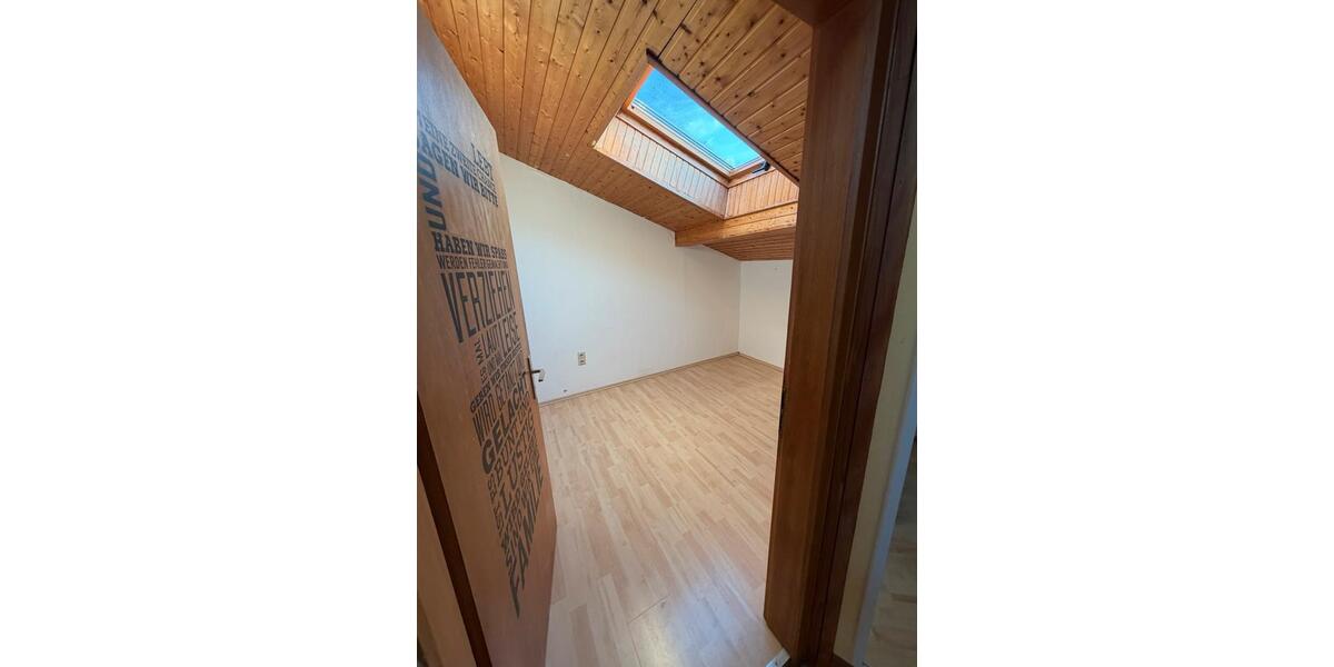 Dachgeschoßwohnung Northeim - 2.5 Zimmer, 75 m&sup2;, 700&euro; | Angebot:26632979