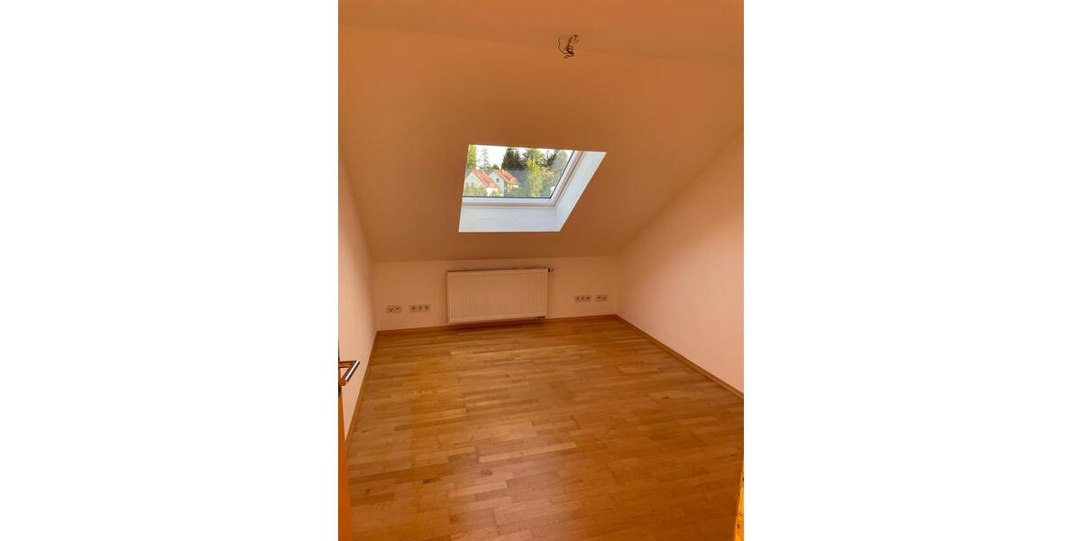 Dachgeschoßwohnung Sankt Wendel - 3.5 Zimmer, 90 m&sup2;, 850&euro; | Angebot:26613888