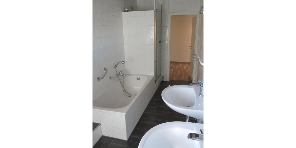 Dachgeschoßwohnung Schwarzenfeld - 3 Zimmer, 85 m&sup2;, 780&euro; | Angebot:26327194