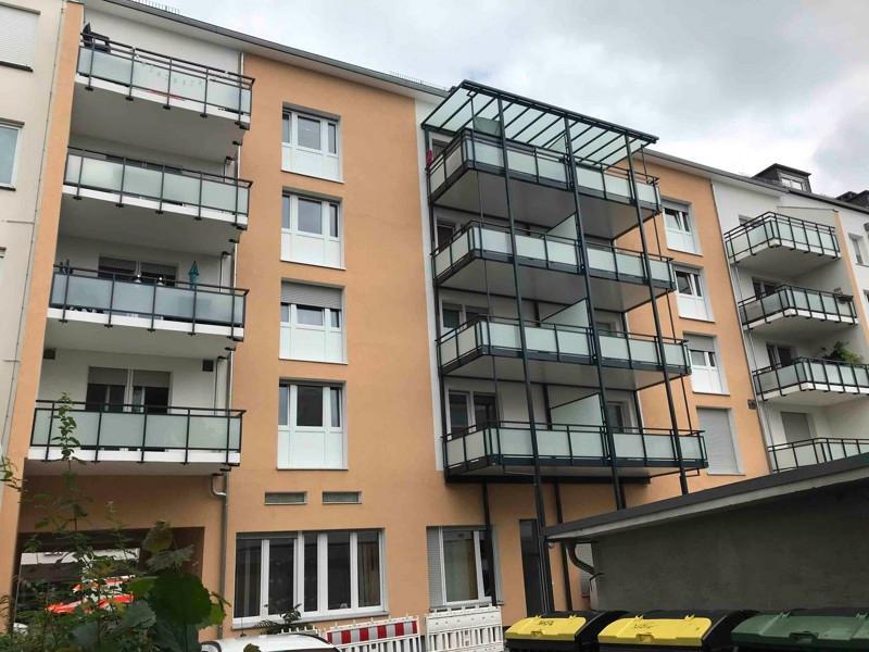 Top Wohnung: ansprechende 4 Zimmer und -Wohnung mit Ausblick