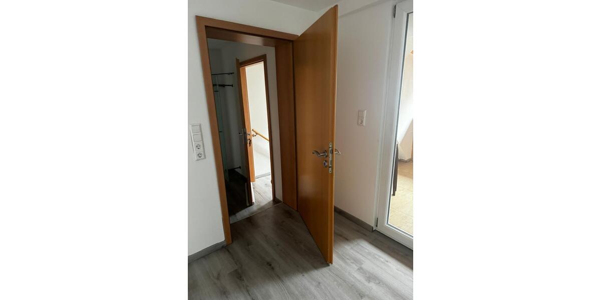 Dachgeschoßwohnung Seckach - 2 Zimmer, 70 m&sup2;, 500&euro; | Angebot:24751540