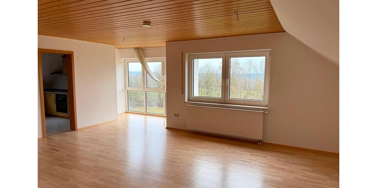 Dachgeschoßwohnung Feuchtwangen - 3 Zimmer, 82 m&sup2;, 700&euro; | Angebot:26047291