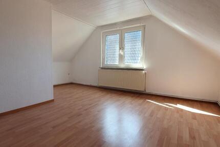 Gemütliche 2 Zimmer Dachgeschosswohnung in Gifhorn Stadt zimmer