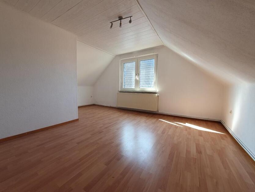 Gemütliche 2 Zimmer Dachgeschosswohnung in Gifhorn Stadt zimmer
