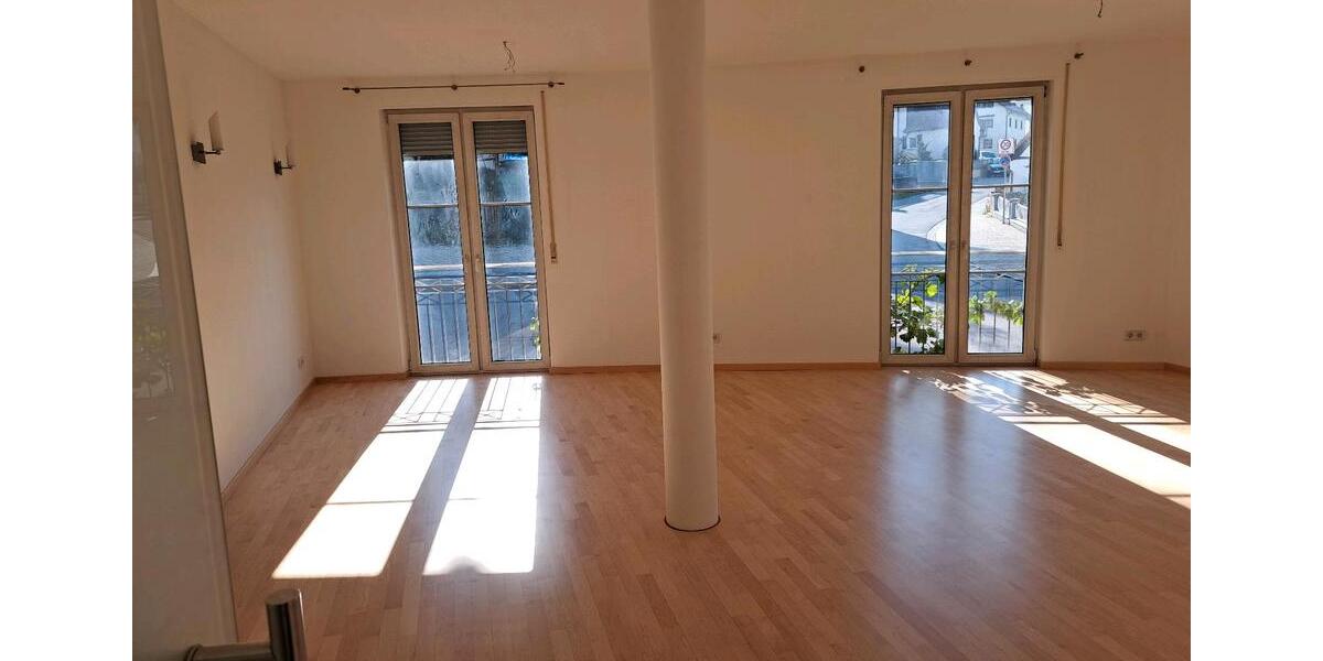 Etagenwohnung Hirschaid - 3 Zimmer, 117 m&sup2;, 1.100&euro; | Angebot:25266255