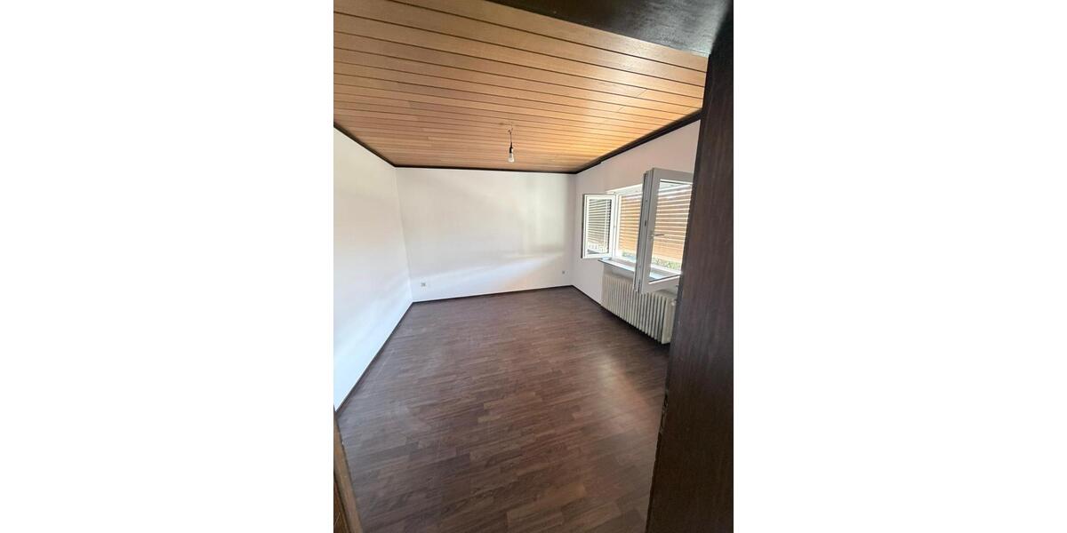 Etagenwohnung Altenstadt - 6 Zimmer, 150 m&sup2;, 1.500&euro; | Angebot:26648495