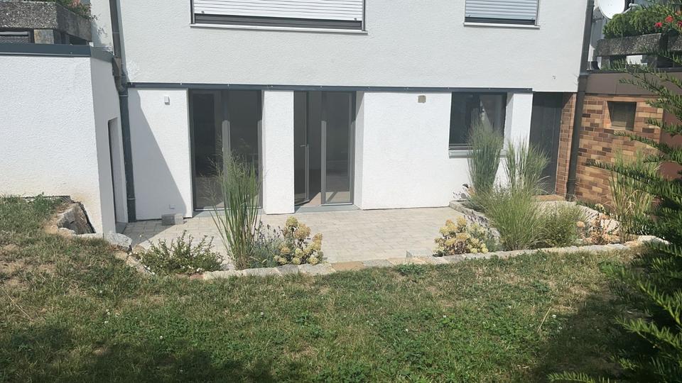 Etagenwohnung Waldershof - 2 Zimmer, 84 m&sup2;, 840&euro; | Angebot:24679928