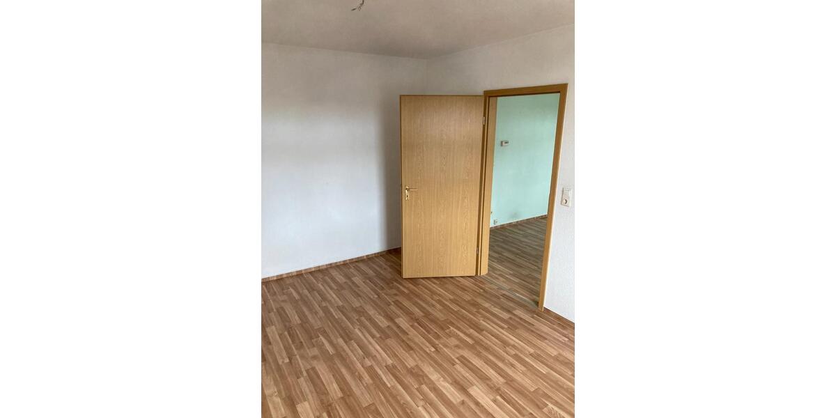 Etagenwohnung Ellefeld - 2 Zimmer, 40 m&sup2;, 230&euro; | Angebot:26194747