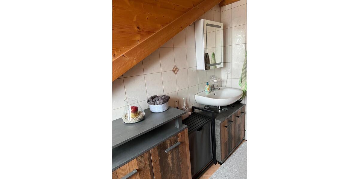 Dachgeschoßwohnung Bruckmühl - 2 Zimmer, 90 m&sup2;, 1.500&euro; | Angebot:25327227