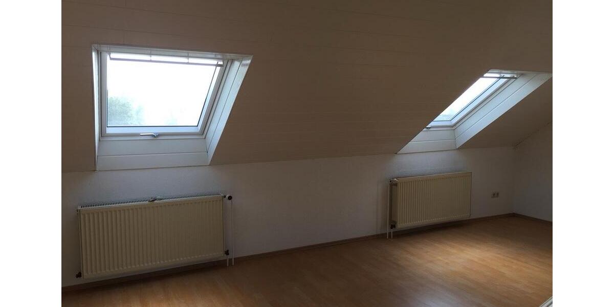 Dachgeschoßwohnung Staufenberg - 3 Zimmer, 85 m&sup2;, 1.000&euro; | Angebot:26533068