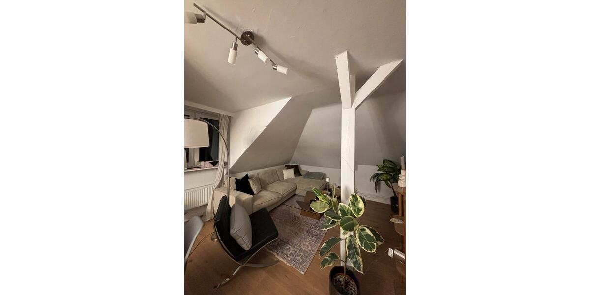 Dachgeschoßwohnung Hamburg Stellingen - 3 Zimmer, 70 m&sup2;, 1.200&euro; | Angebot:25223639