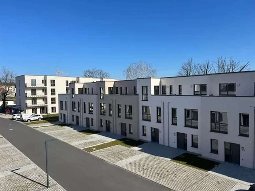 Haus zum Mieten in Königs Wusterhausen 2.495 € 156 m²