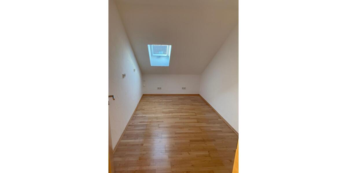Dachgeschoßwohnung Sankt Wendel - 3.5 Zimmer, 90 m&sup2;, 850&euro; | Angebot:26613888