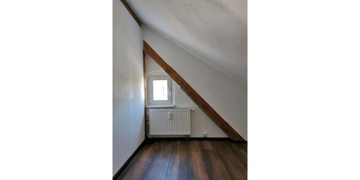 Dachgeschoßwohnung Elsterwerda - 4 Zimmer, 115 m&sup2;, 979&euro; | Angebot:25893670