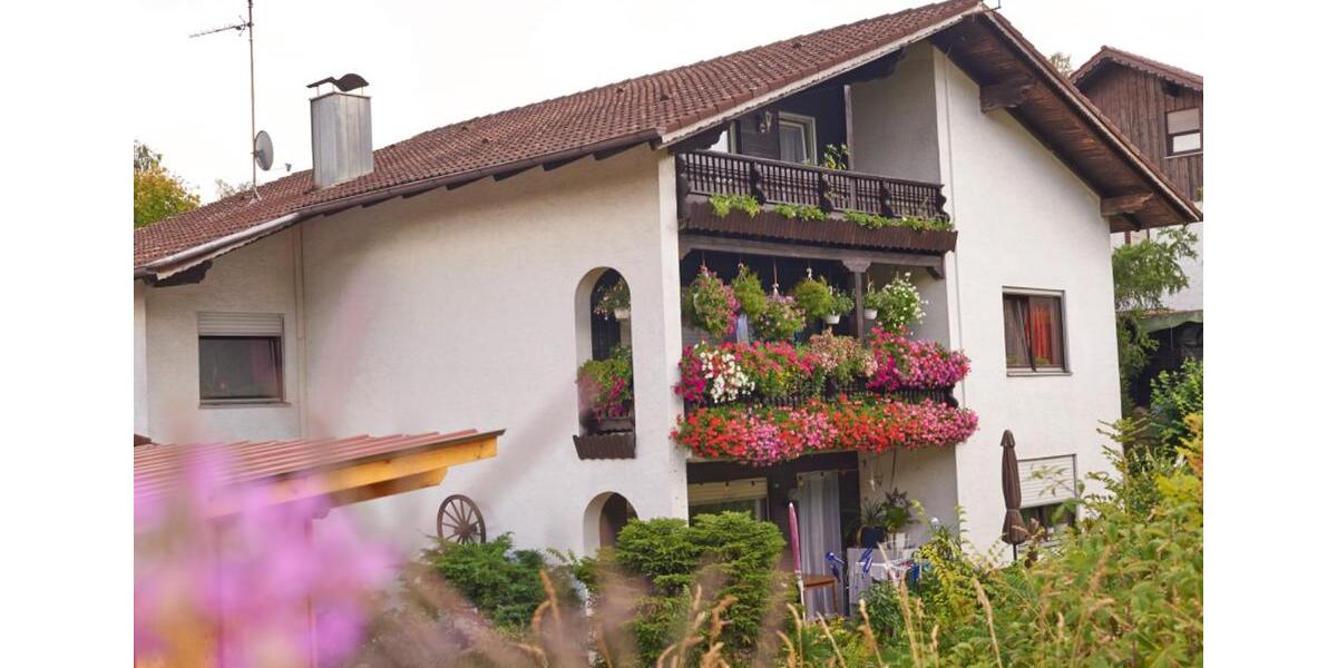 Etagenwohnung Falkenstein - 4 Zimmer, 103 m&sup2;, 750&euro; | Angebot:25964168