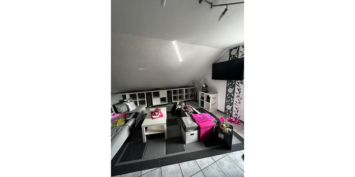 Dachgeschoßwohnung Ötzingen - 3 Zimmer, 87 m&sup2;, 750&euro; | Angebot:25407951