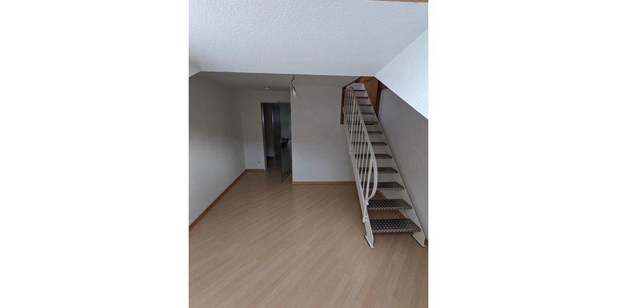 Dachgeschoßwohnung Wiesbaden - 3.5 Zimmer, 75 m&sup2;, 1.067&euro; | Angebot:26039762