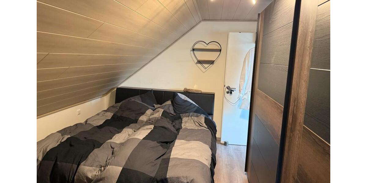 Dachgeschoßwohnung Münsterhausen - 4 Zimmer, 91 m&sup2;, 925&euro; | Angebot:26040568