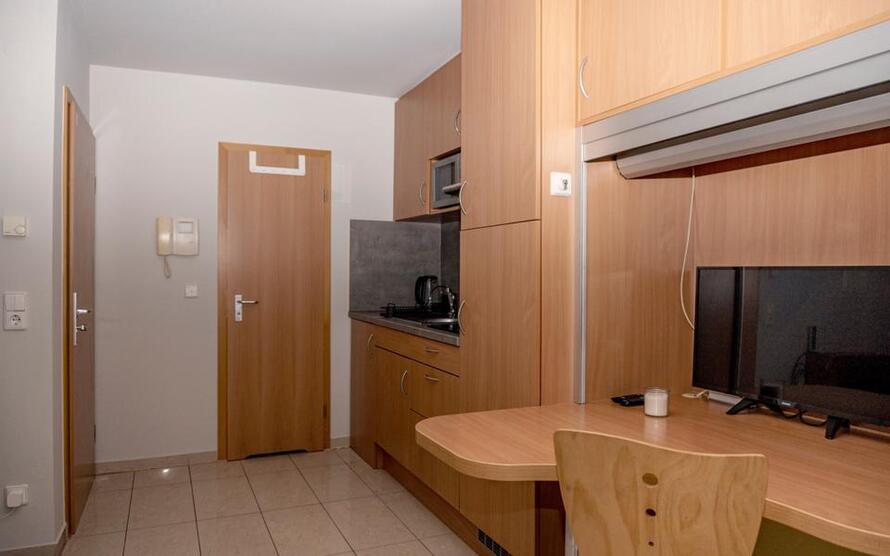 1-Zimmer City Apartment mit Wlan, TV, DuscheWC, Küche, Waschmaschine, Trockner zimmer