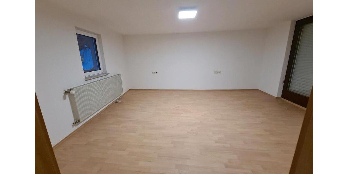 Etagenwohnung Markt Nordheim - 5 Zimmer, 150 m&sup2;, 1.150&euro; | Angebot:26609476